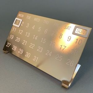 Manual gold calendar that never expires 😍